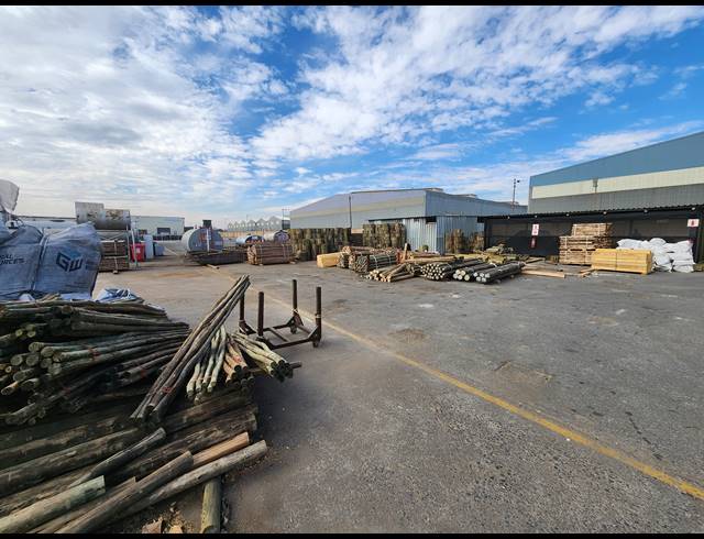 4,000M² INDUSTRIAL YARD TO LET IN ROODEKOP